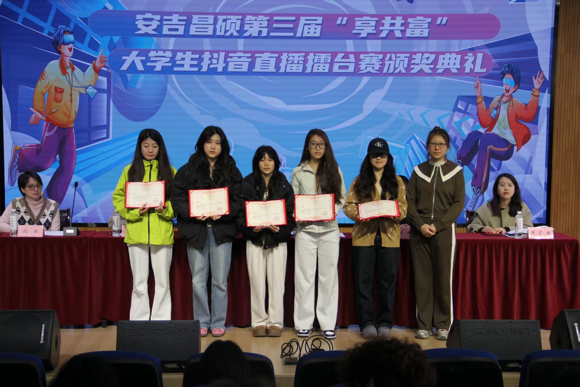 09c48be5bc9fb7c52775f17303518da.jpg