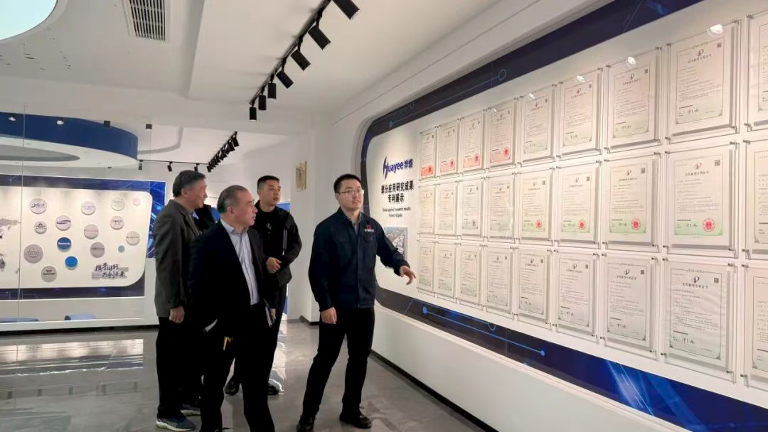 我校领导带队走访浙江海派智能科技有限公司